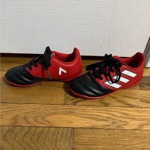Toddler indoor soccer sneakers